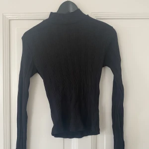 Långärmad tröja - Säljer denna långärmade tröjan