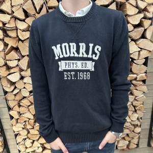 | Morris tröja | Storlek S | Skick 8/10 | Nypris ca: 1000 | Vårat pris: 349 | Han på bilden är 175 | 