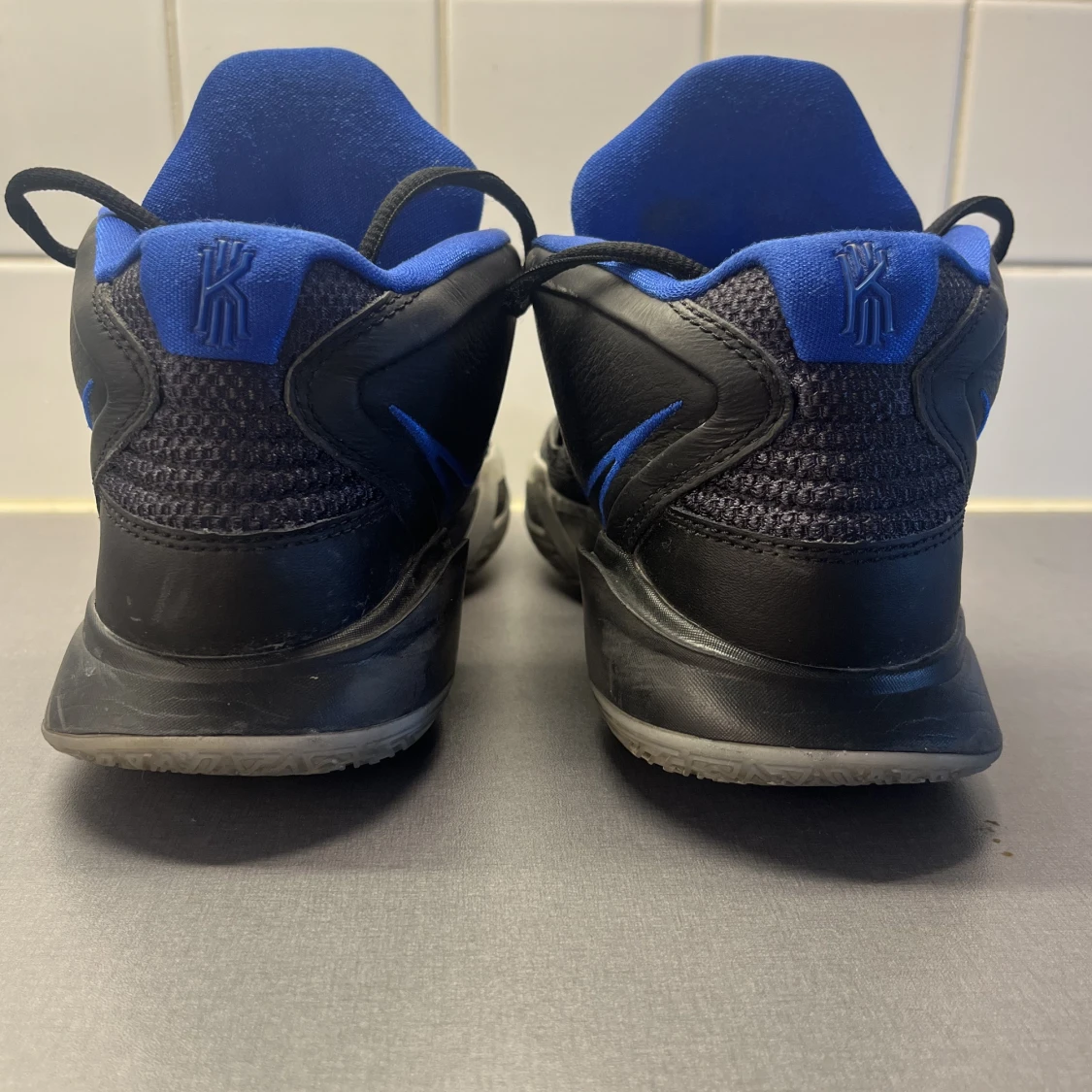 Nike dam basketskor kyrie irving  - 91