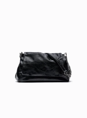 Zara väska  - Säljer denna zara väska som är väldigt trendig just nu. Aldrig använd så i nyskick (kom privat för egna bilder)