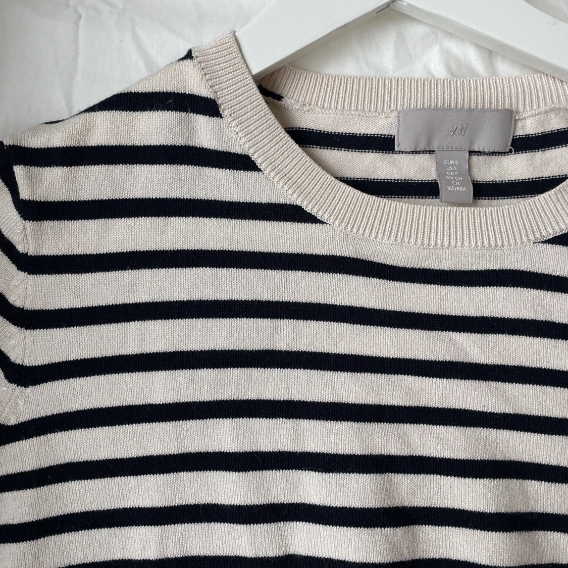 Randig stickad t-shirt - 90