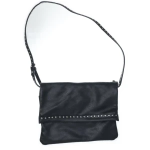 Axelremsväska  - säljer denna coola väska då den inte kommer till användning, väldigt fint skick!❤️