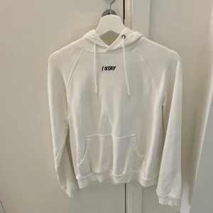 Hoodie - Vit hoodie, perfekt nu i höst🍁