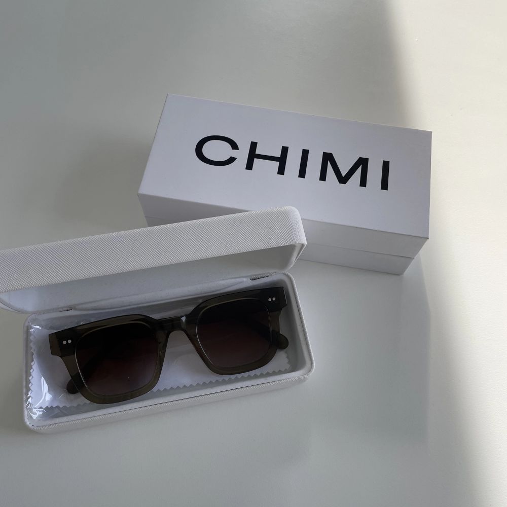 OlivfärgadCHIMI solglasögon - Chimi | Plick Second Hand