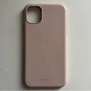 Skal från holdit som passar iPhone 11/XR. Inga defekter ☺️