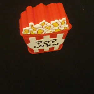 Popcorn airpodsskal - Testade en gång men ser helt nya ut. Passar airpods generation 1