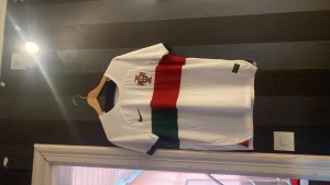 Fotbollströja - Säljes pga för liten strl för mig.