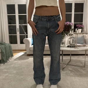 Jeans - Super snygga jeans perfekta till vardags!!