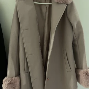 jacka  - Jätte fin ljus rosa jacka 