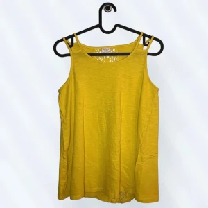 Gul Tank Zara Girl - Fin färg, är använd.