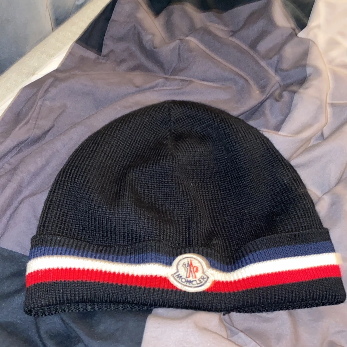 Moncler mössa Äkta