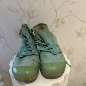 Palladium  - Säljer mina älskade Palladium som inte har kommit till användning på flera år. 