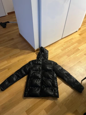 Dunjacka polo club - Knapp använd perfekt till hösten 