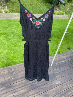 Klänning - Svart klänning från hollister i fint skick