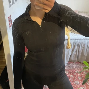 Womens best - Säljer min absoluta favorit träningströja från womens best eftersom den sitter så tajt