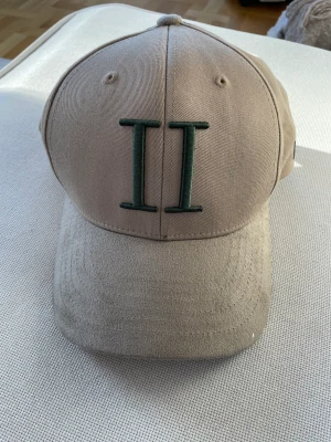 Les Deux keps - Buren endast en gång! Som ny!