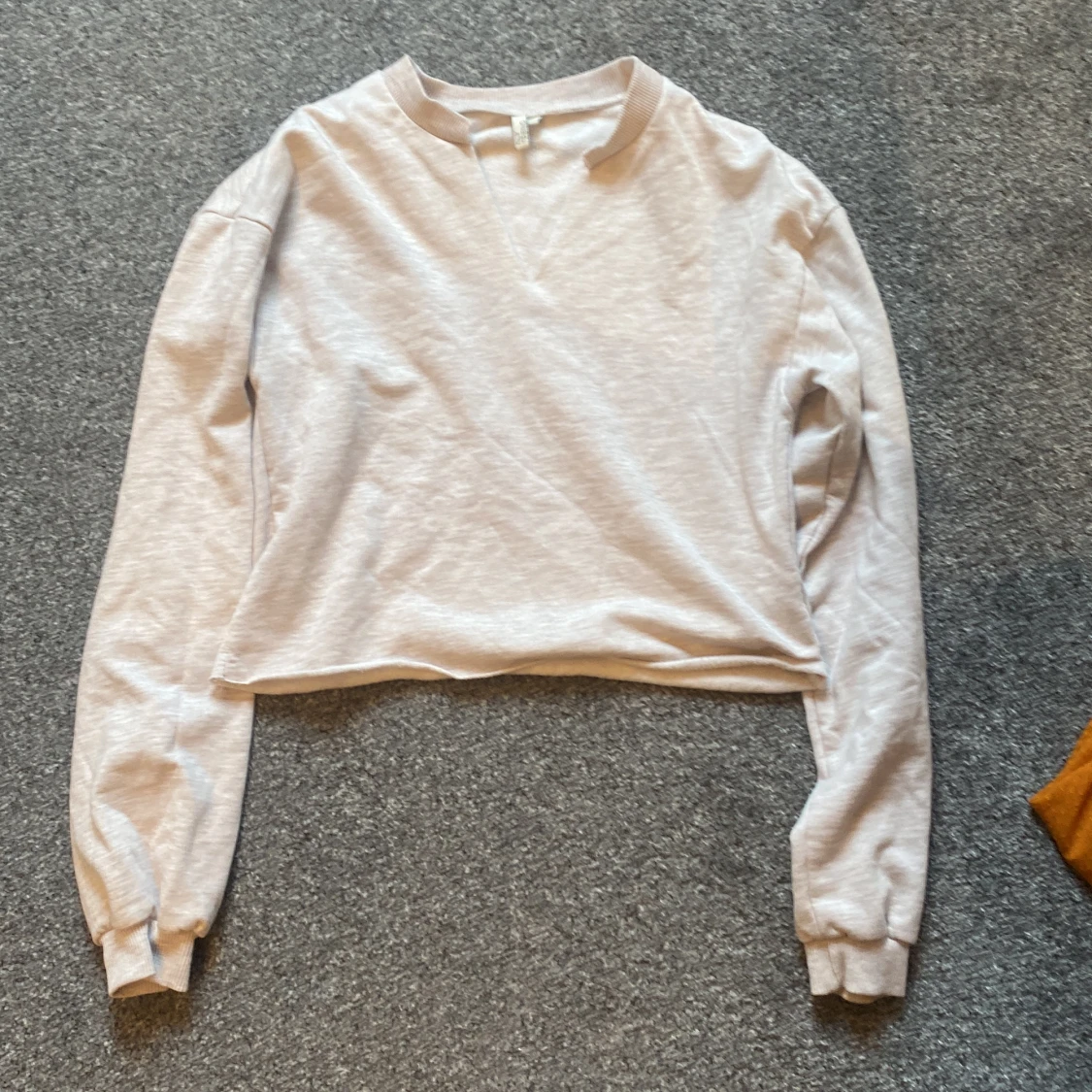 Grå sweatshirt