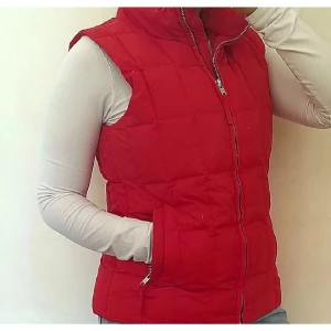 Röd väst GAP - Väldigt bra skick  Äkta   