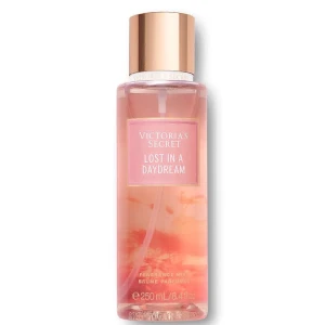 VS BODYMIST  - !! TRYCK INTE PÅ KÖP NU !! Perfekta fruktiga bodymisten från victoria secret! ⭐️ Ungifär 85% kvar, knappast använd! Frakt är 50 kr 💘