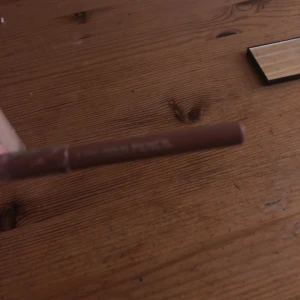 Läpppenna  - Läpppenna, använd få tal ggr! 