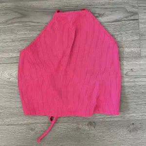 Intressekoll på mitt rosa linne från Monki. Det är nytt med lappen kvar. Hör av er vid intresse.💗