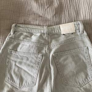 Jättefina jeans från Weekday, modell Voyage! Bra passform, true to size!