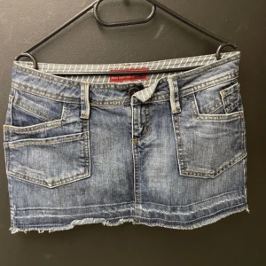 Vintage kjol  - I mycket bra skick, gratis frakt📦💗