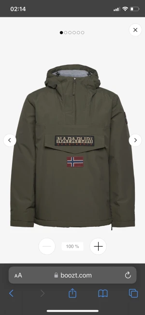 Tjock Napapijiri vindjacka - Tjock vindjacka som passar perfekt nu till hösten och till och med vintern. Köpte den för ca 1 år sen nu och säljer den pga att jag inte andvänder den. Perfekt skick, nypris 2199kr mitt pris 1099kr pris kan diskuteras vid snabb affär.