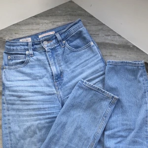 Levis 70s high straight - Storlek w23/l31. Inköpte för 10 månader sen för 1395:-