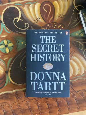 The secret history - Läst 1 gång, så i fint skick  65kr plus frakt 