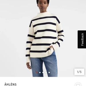 Stickad tröja - Säljer min randiga stickade tröja, andvänd 1-2 gånger. Nypris 500kr söljer för 200