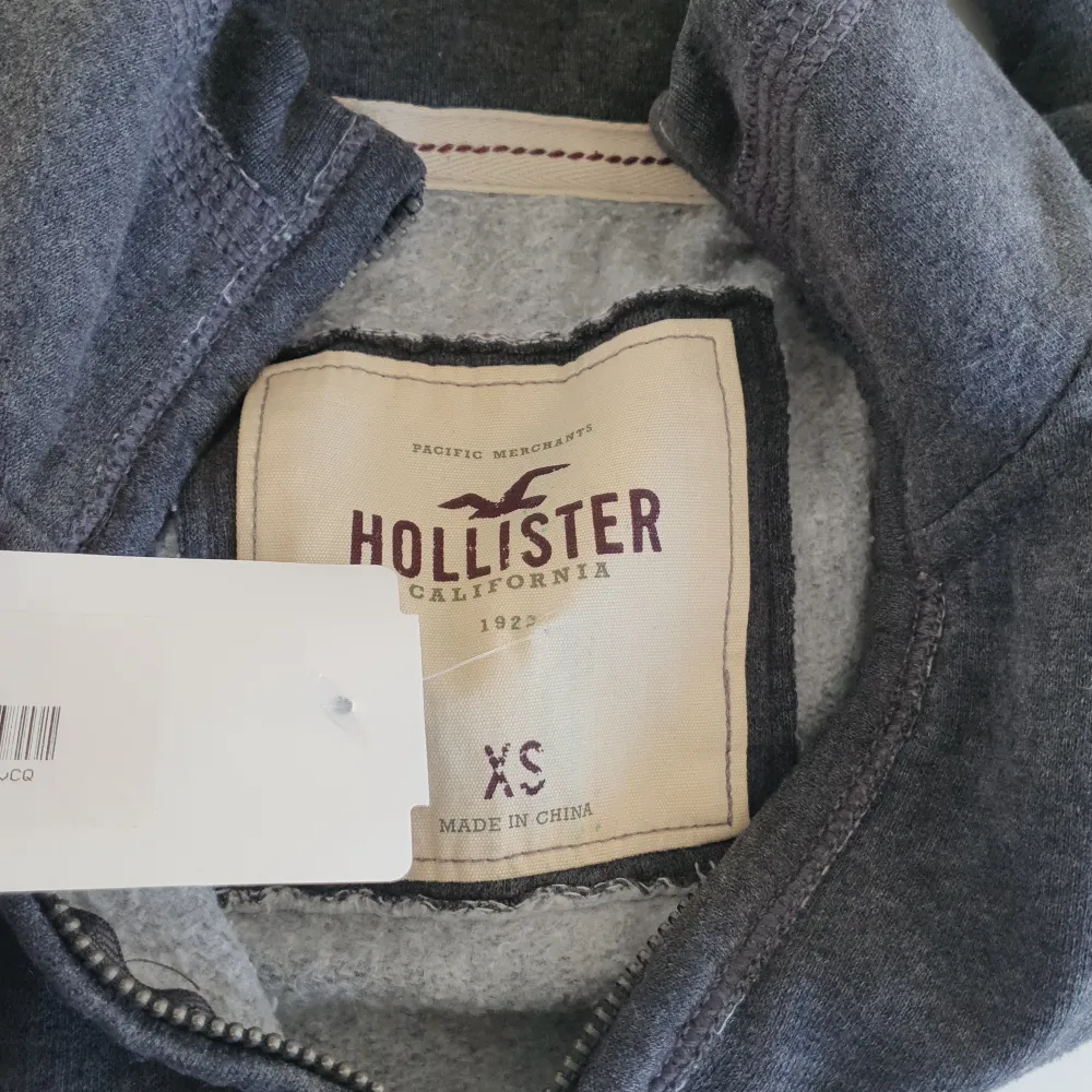 Hollister tröja Storlek: XS Nyskick! Grå. Tröjor & Koftor.