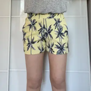 Tunna, sköna, ”fladdriga” shorts till sommaren från ginatricot, strl xs🫶🏼