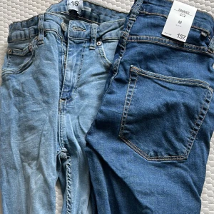 Snake jeans  - Snake jeans från lager 157. De är i storlek M. Båda för 200 kr eller 100 kr styck. Nypris är 200 kr styck. Endast testade!