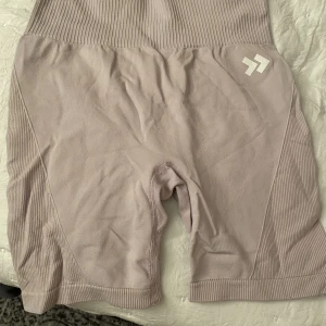 Shorts  - Träningsbyxor, shorts eller tights. Vad man än vill kalla det. 