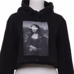 Hoodie - Säljer då jag tröttnat på den men i ny skick ❤️