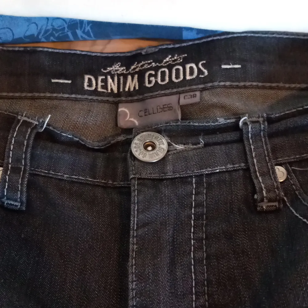 Ett par sjöna denim goods jeans som är typ grå, vet inte storleken.. Jeans & Byxor.