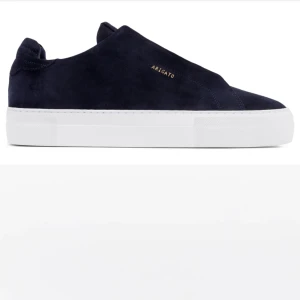 Arigatos 37 - Säljer nu mina arigatos eftersom dom inte kommer till användning. Dom är i storlek 37 och använts några gånger kanske 5 gånger . Skorna har inga skador eller liknade. Fråga gärna om egna bilder!