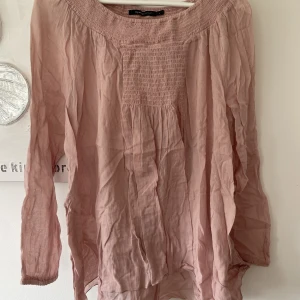 Rosa blus - Aldrig använd. 