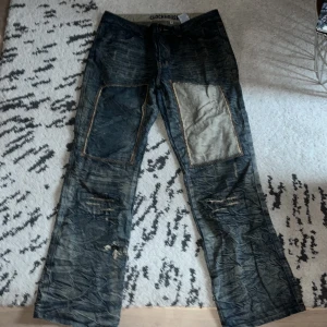 Distressed jeans - Hard distressed Jeans no name brand pris diskuterbart as always 