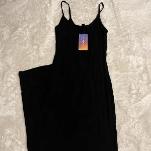 Skims dupe  - Skims dupe från SHEIN, lång kroppsnära trikåklänning, jätteskönt material. 