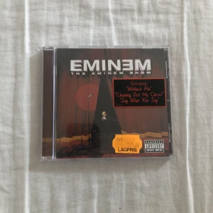 the eminem show - eminem  - begagnat fint skick. ⭐️  tar ej köp nu!!! betalning via swish i privat chatt. frakt tillkommer på 45kr ifall du ej kan mötas upp i östersund.