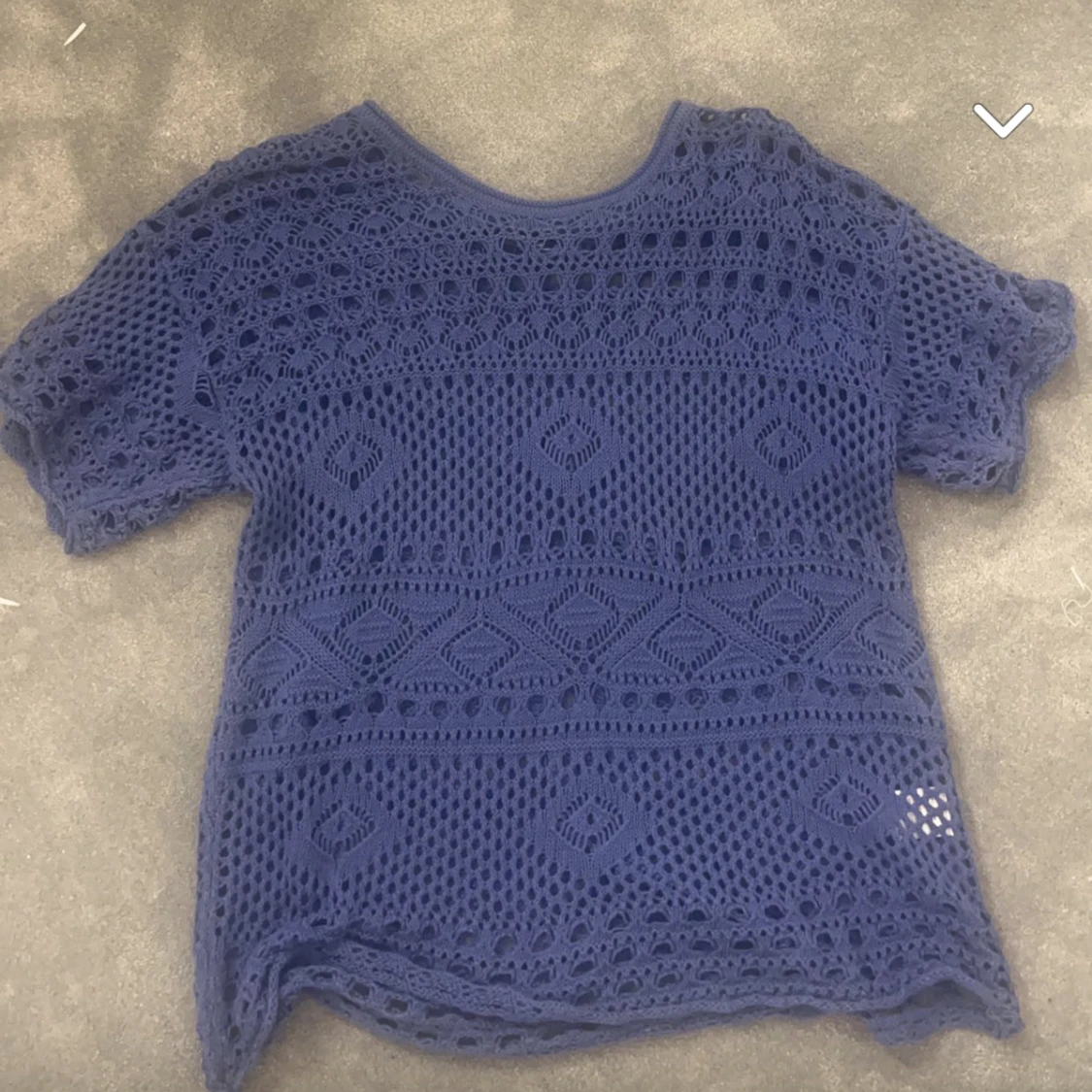 Stickad blå t shirt