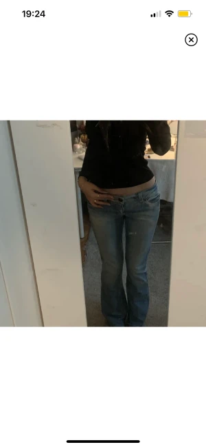 Low waist  - ( lånade bilder ) Säljer dessa skit snygga jeans som tyvärr va lite för stora för mig💕