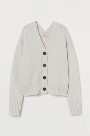 Hm kofta Kashmir wool  - Säljer denna populära och slutsålda kofta från hm i Kashmir och wool då den inte kommer till användning.💗