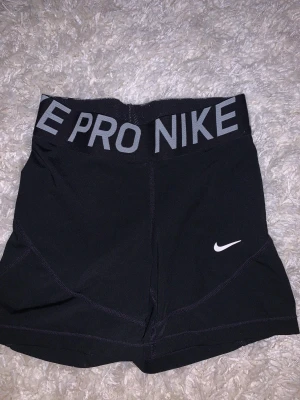 Nike shorts - Sköna högmidjade shorts