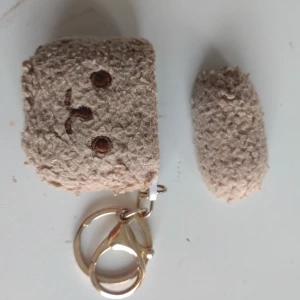 AirPods skal - Tre AirPods skal som knappt är använda. 20 kronor styck💕