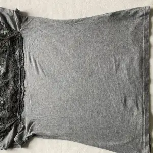 Enkel grå spets tröja från h&m