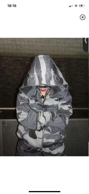 Named collective  - ❕Lånade Bilder❕  Köpt på plick men inte kommit till användning så mycket. Inga defekter vad jag kan se:) nypris: 1248kr - Säljer för: 750