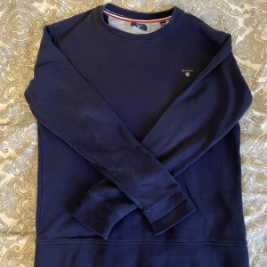 Gant tröja - Tröja i barnstorlek som jag inte använder. Passar som XS. Nypris: 750kr